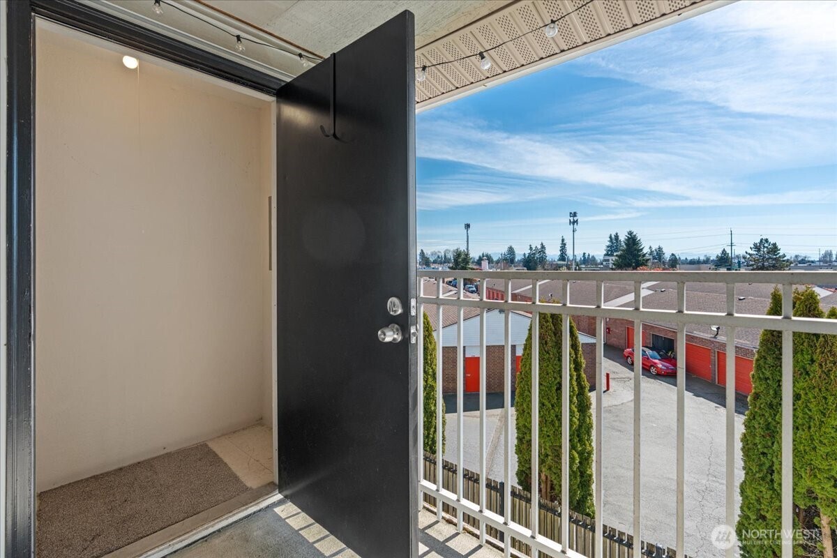 9815 Holly Drive #A305, Everett, WA 98204