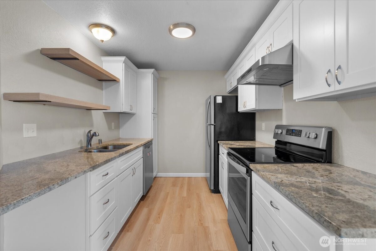 9815 Holly Drive #A305, Everett, WA 98204