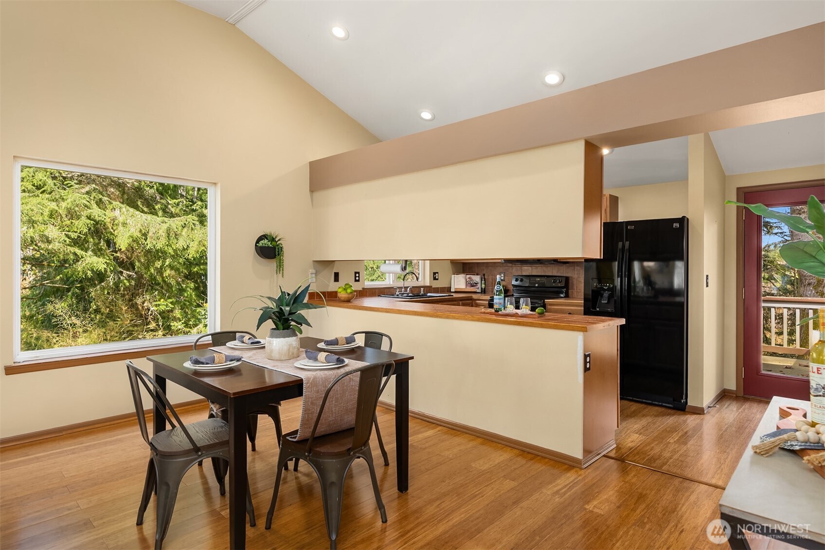 34482 Bridge View Drive NE, Kingston, WA 98346