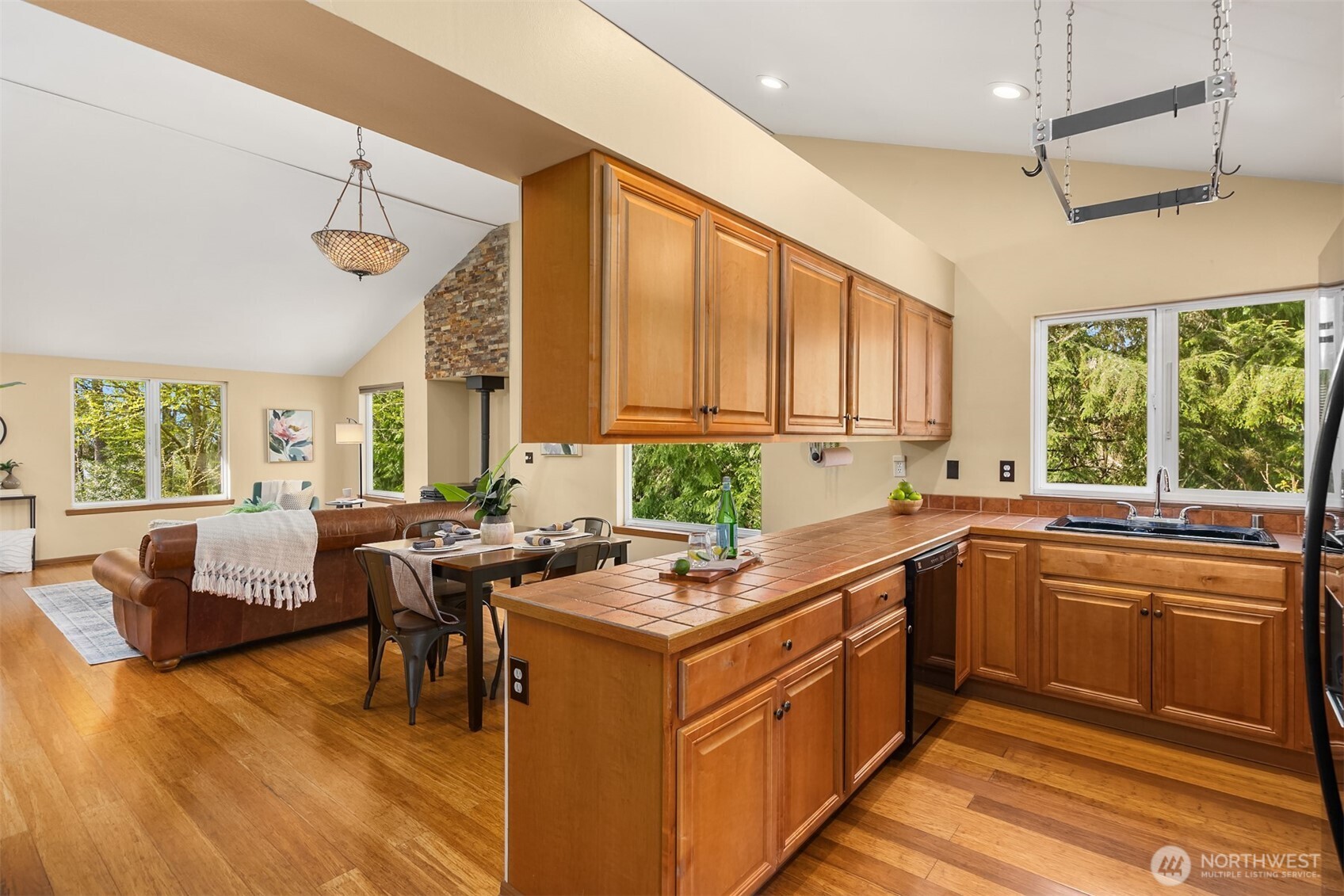 34482 Bridge View Drive NE, Kingston, WA 98346