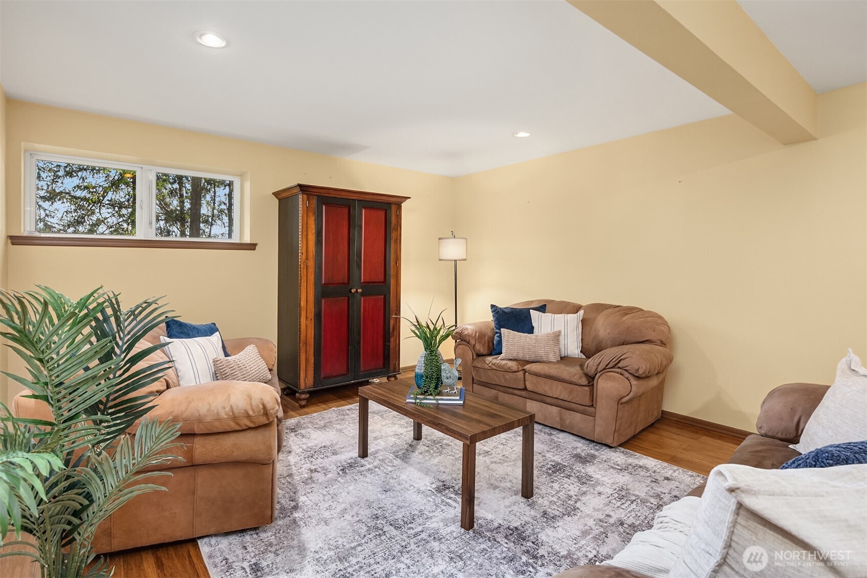 34482 Bridge View Drive NE, Kingston, WA 98346
