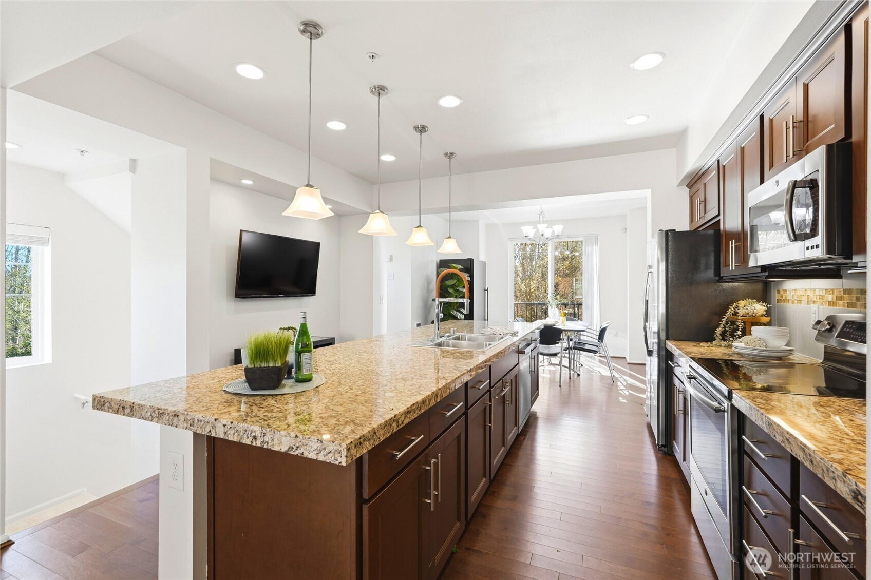 10175 156th Court NE #105, Redmond, WA 98052