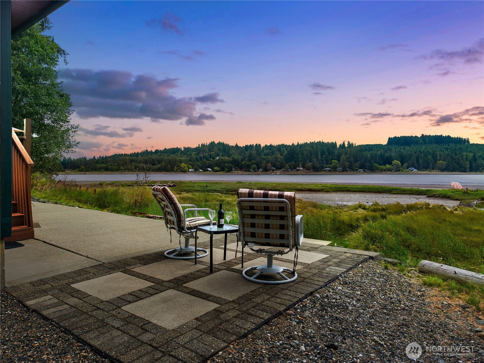 730 E North Bay Road , Allyn, WA 98524