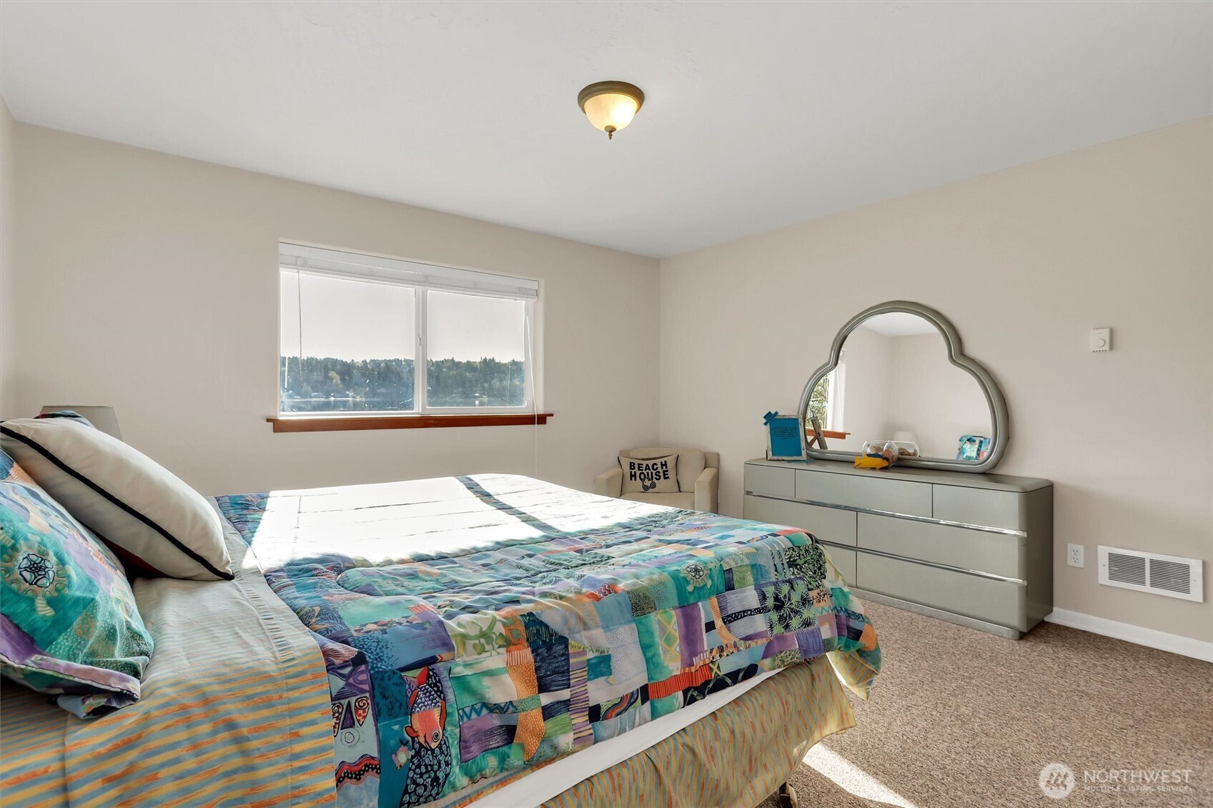 730 E North Bay Road , Allyn, WA 98524