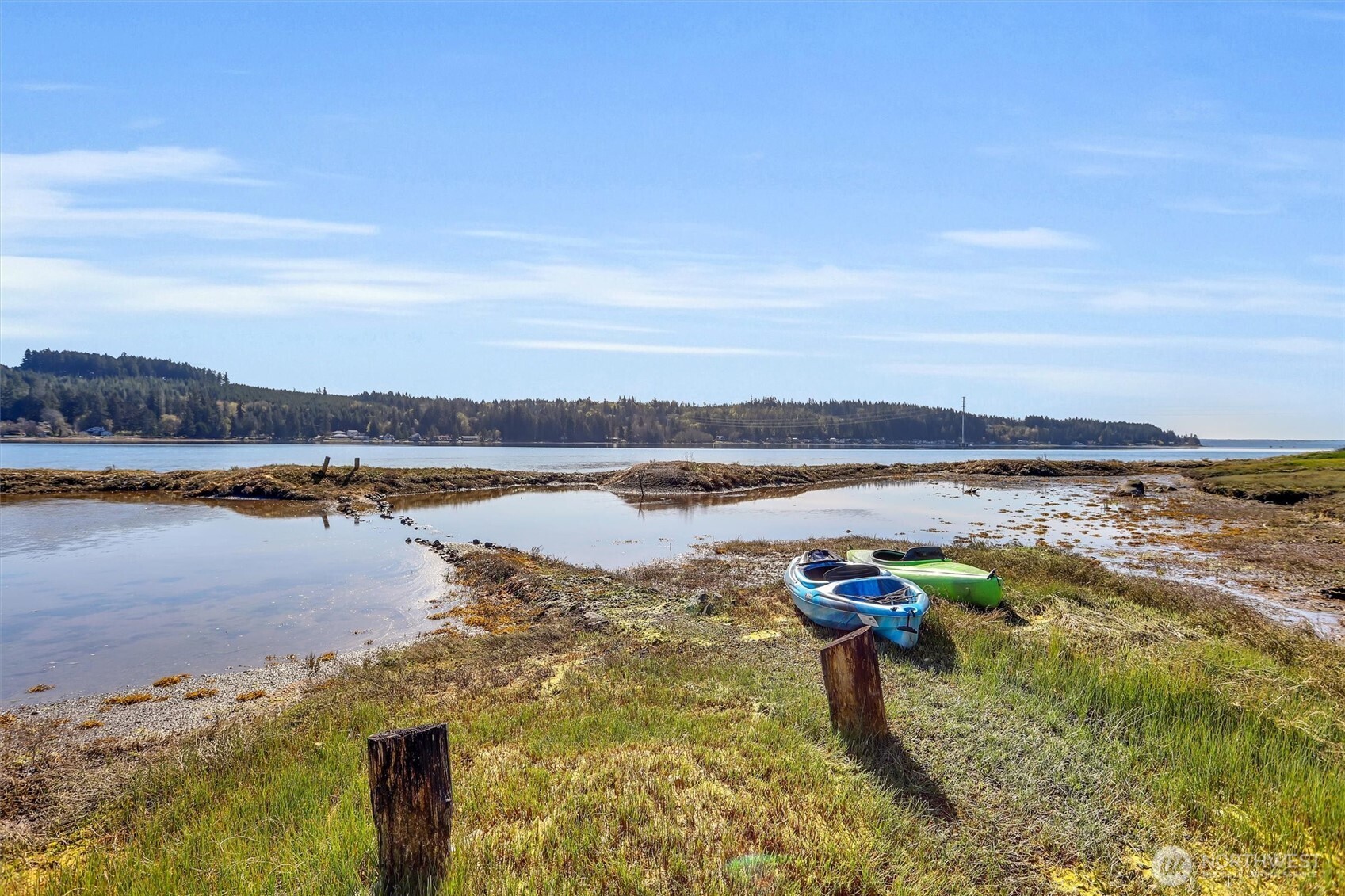 730 E North Bay Road , Allyn, WA 98524