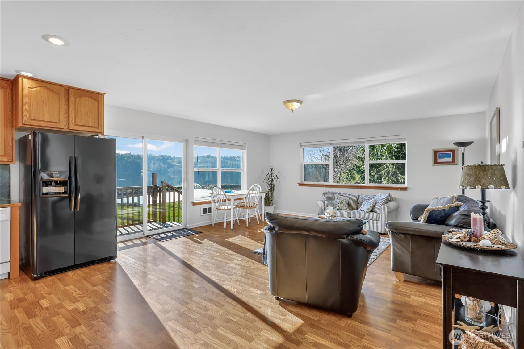 730 E North Bay Road , Allyn, WA 98524