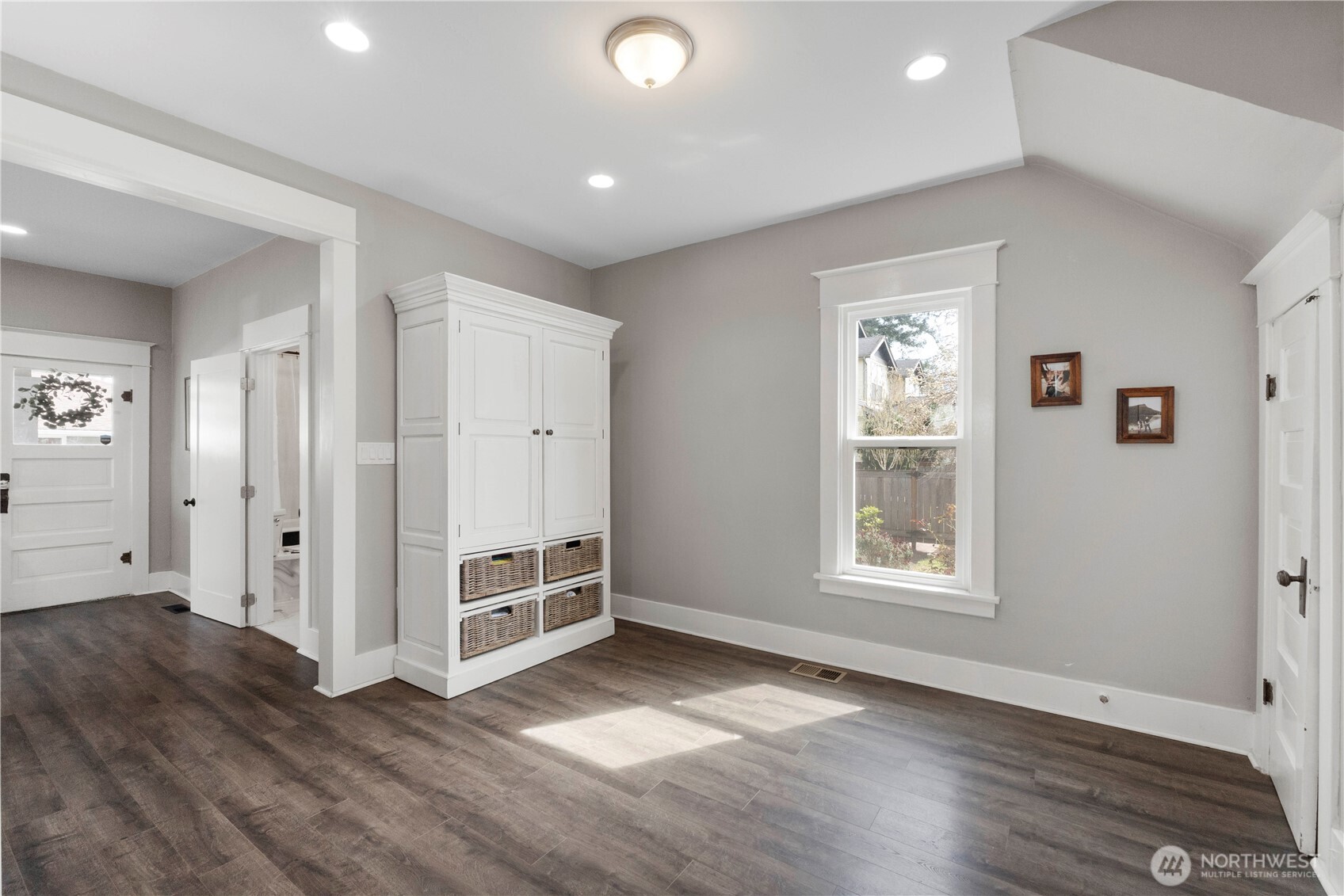 425 Valley Avenue E, Sumner, WA 98390