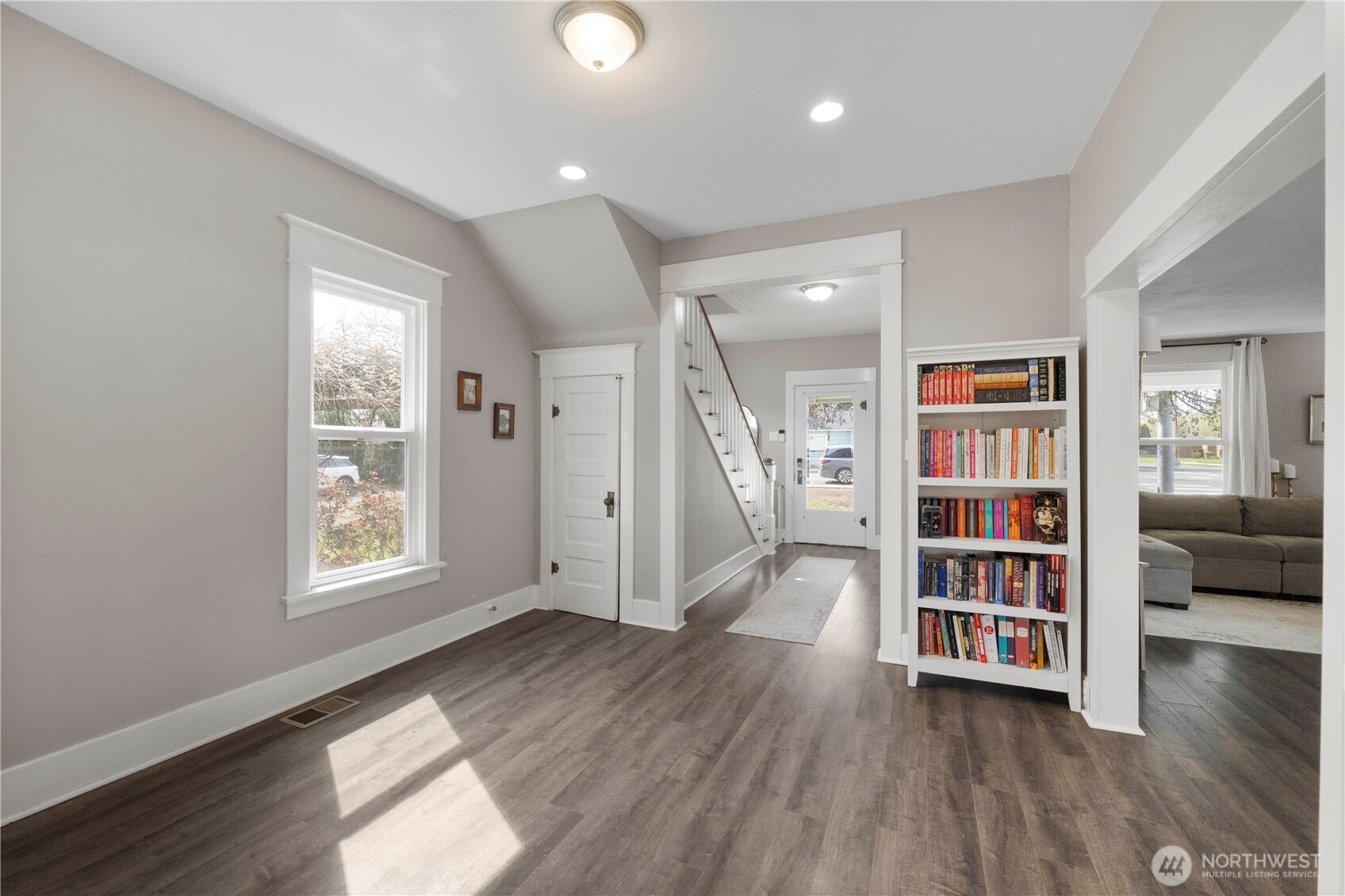 425 Valley Avenue E, Sumner, WA 98390