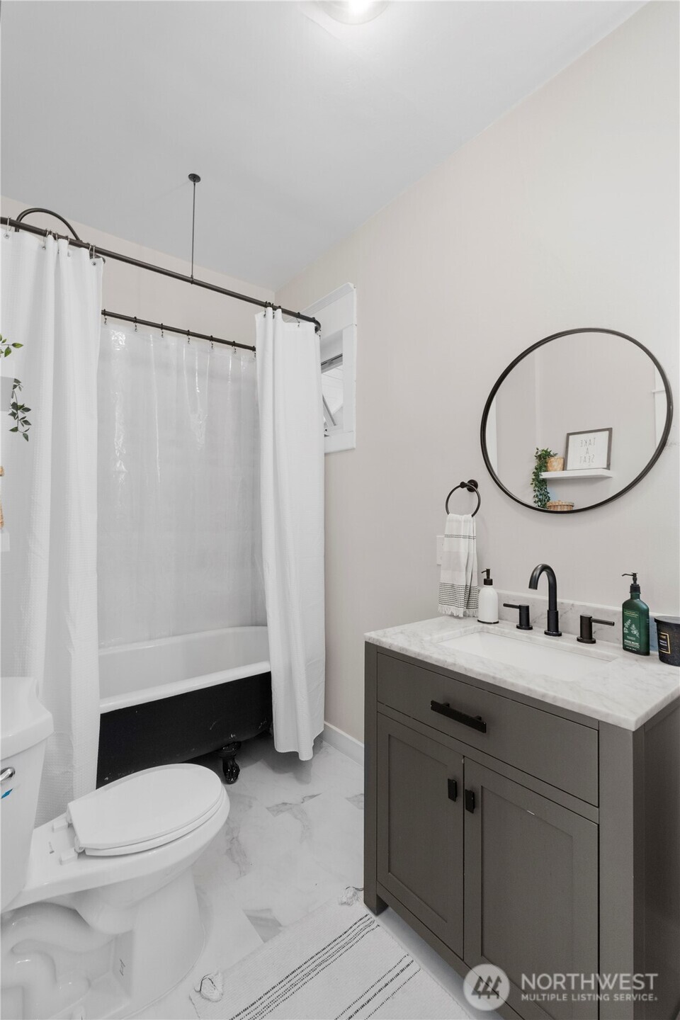 425 Valley Avenue E, Sumner, WA 98390