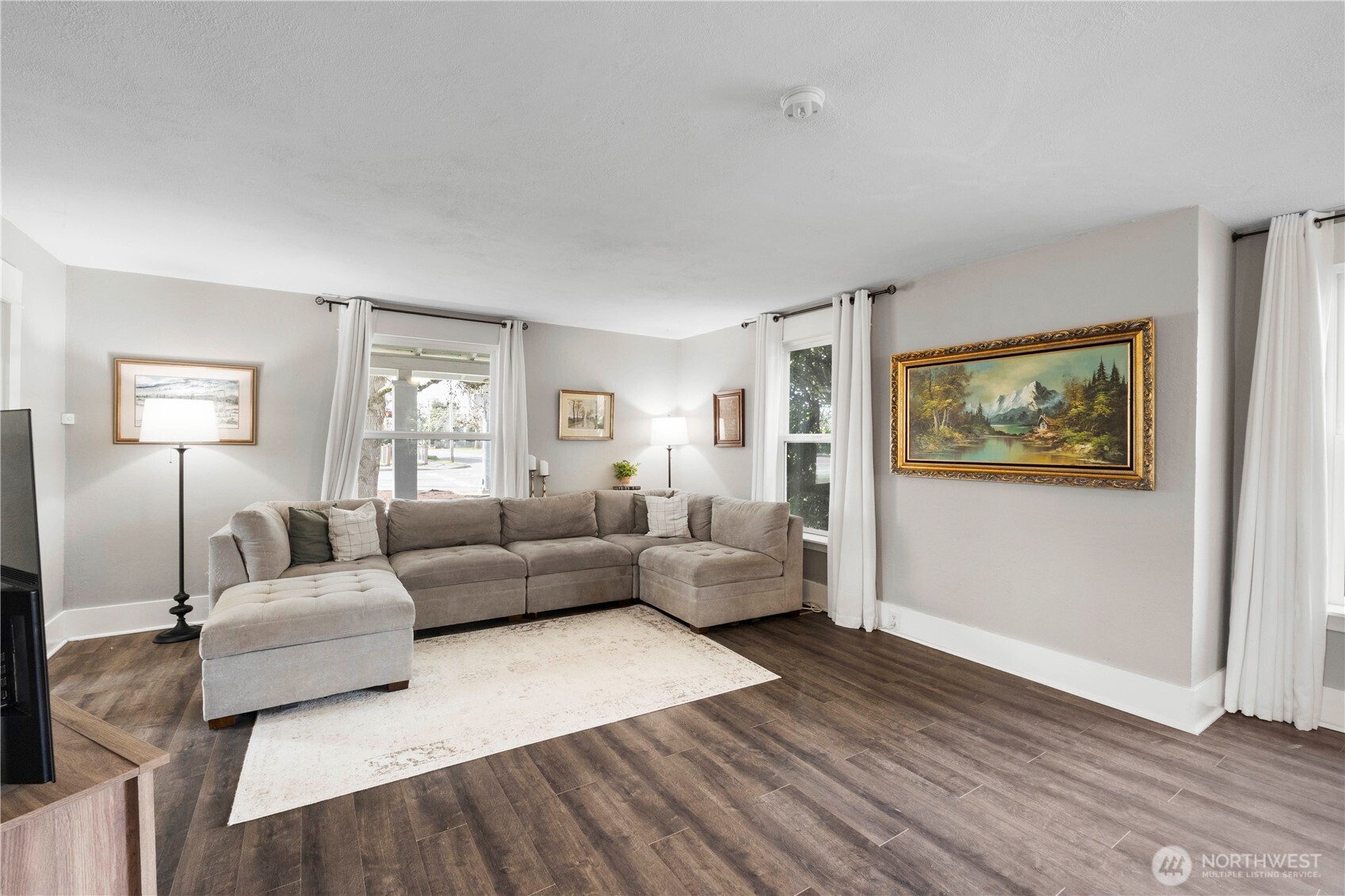 425 Valley Avenue E, Sumner, WA 98390