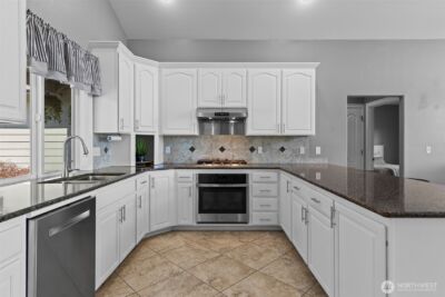 10111 252nd Street E, Graham, WA 98338 - Photo 4