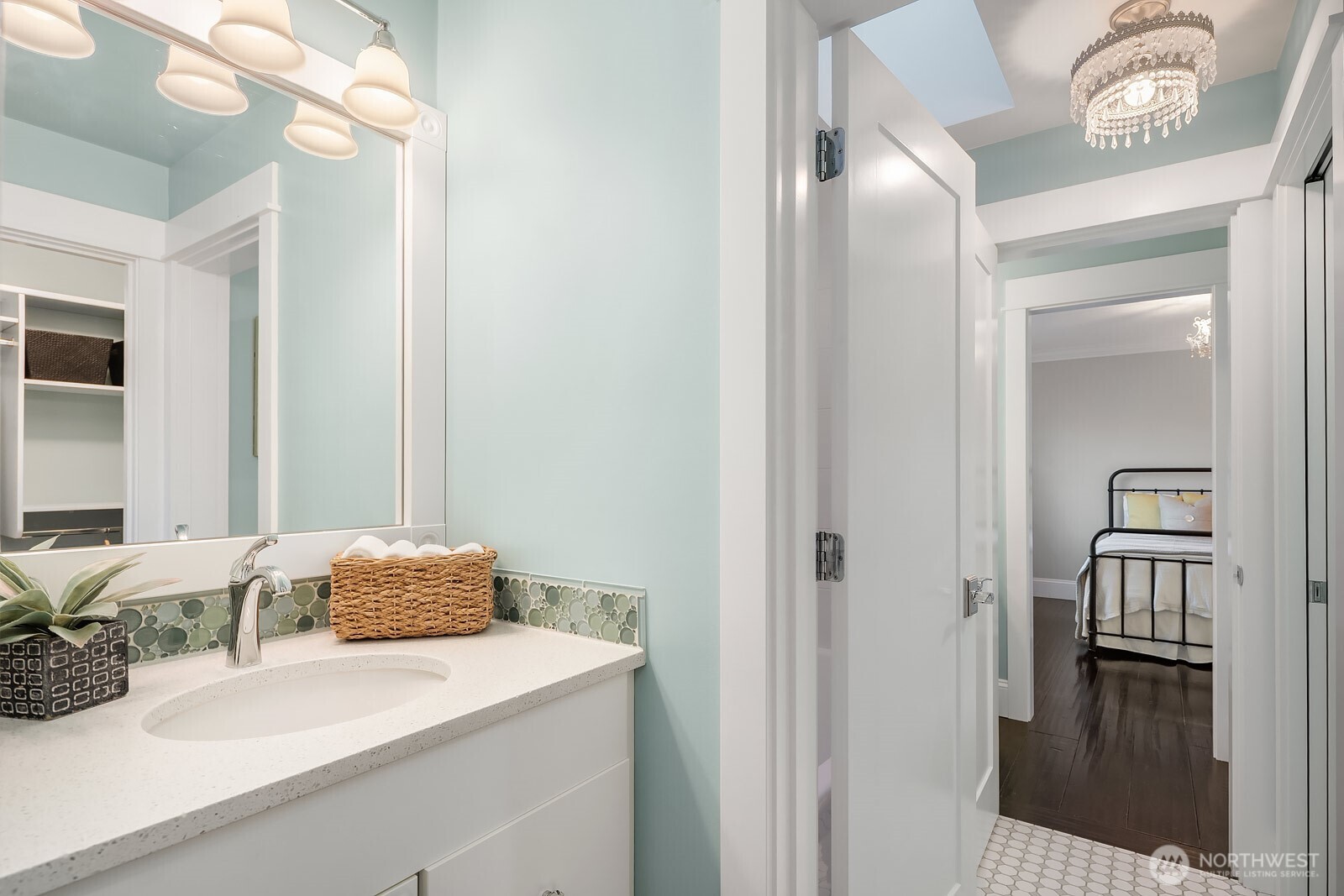 6302 105th Avenue NE, Kirkland, WA 98033