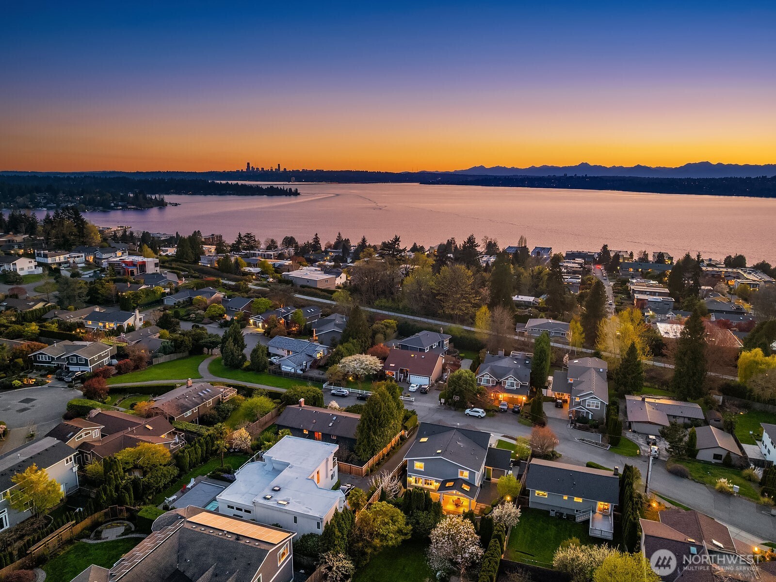 6302 105th Avenue NE, Kirkland, WA 98033