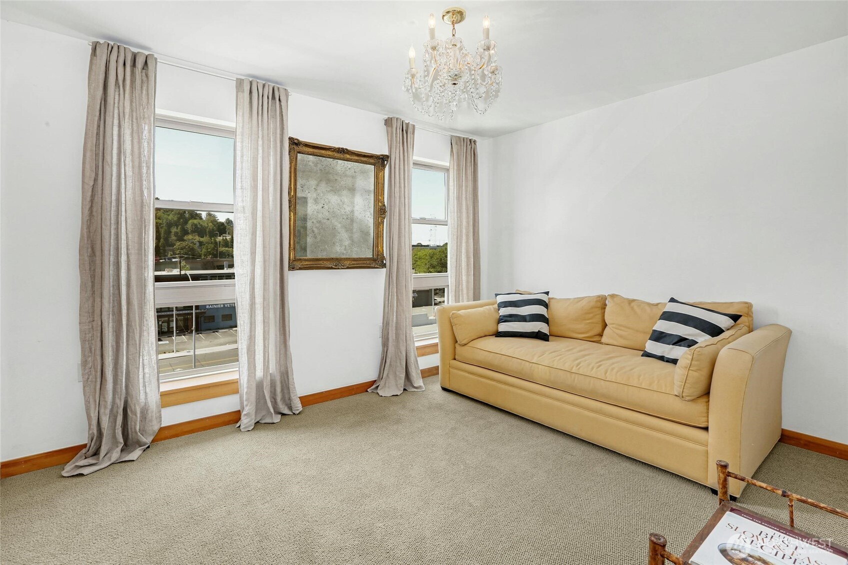 827 Hiawatha Place S #405, Seattle, WA 98144