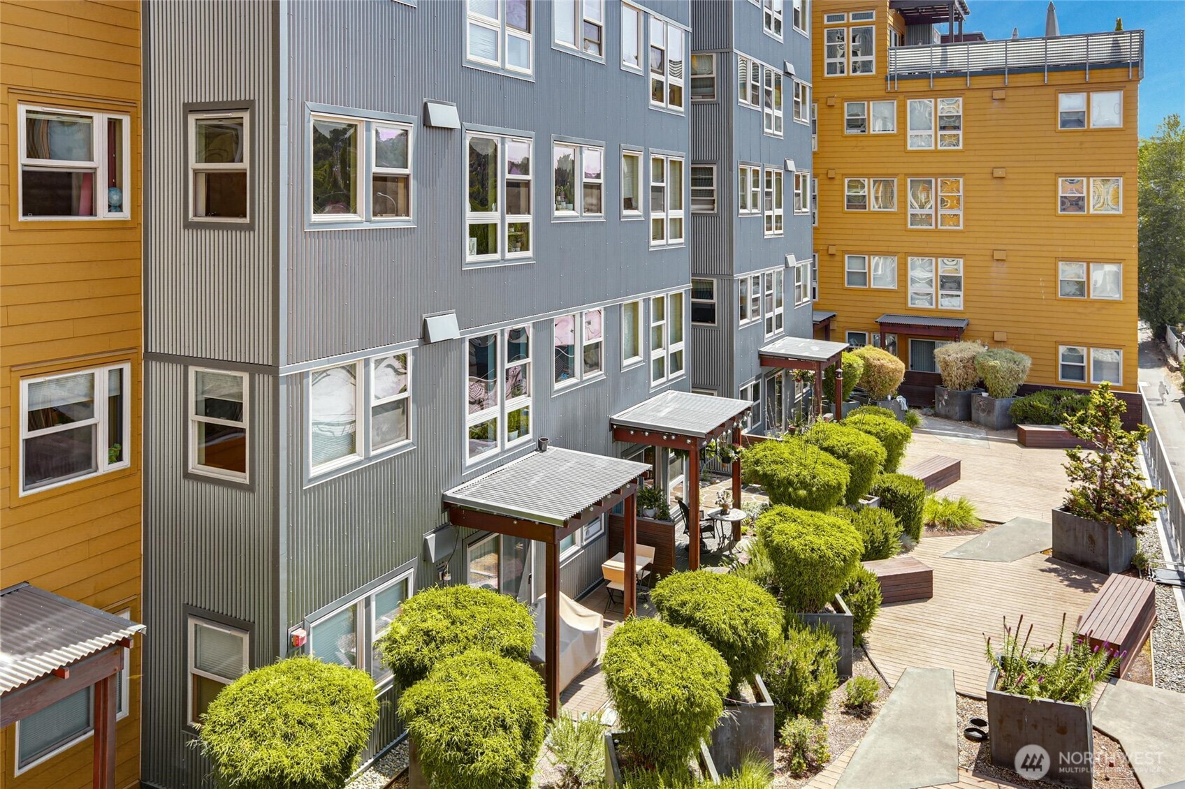 827 Hiawatha Place S #405, Seattle, WA 98144