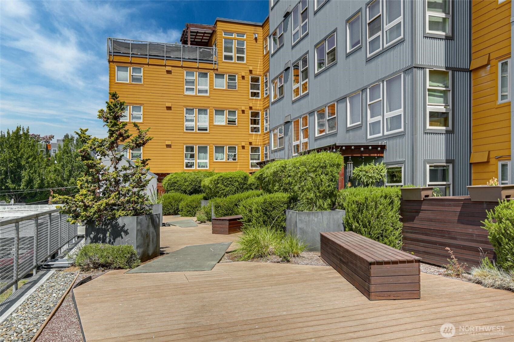 827 Hiawatha Place S #405, Seattle, WA 98144