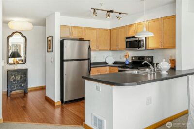 827 Hiawatha Place S #405, Seattle, WA 98144 - Photo 7