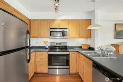 827 Hiawatha Place S #405, Seattle, WA 98144 - Photo 8