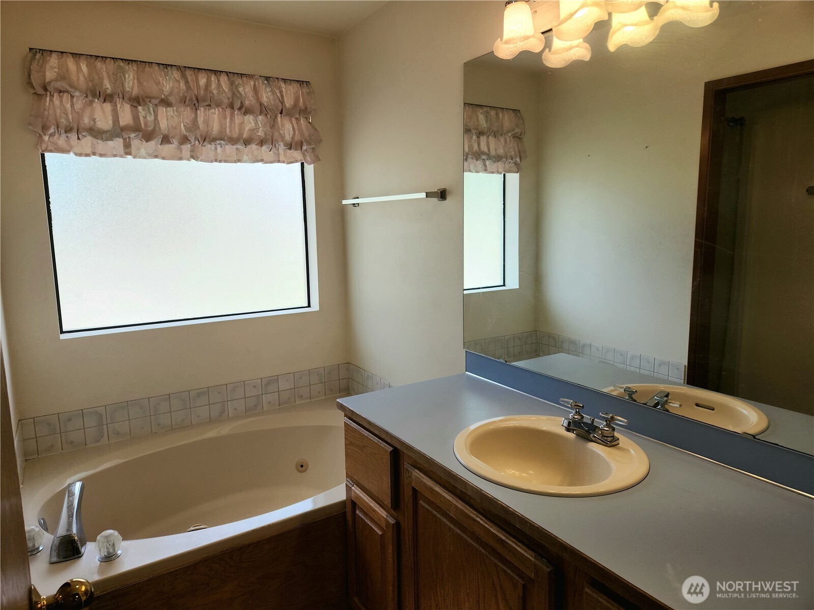 28718 207th Avenue SE, Kent, WA 98042