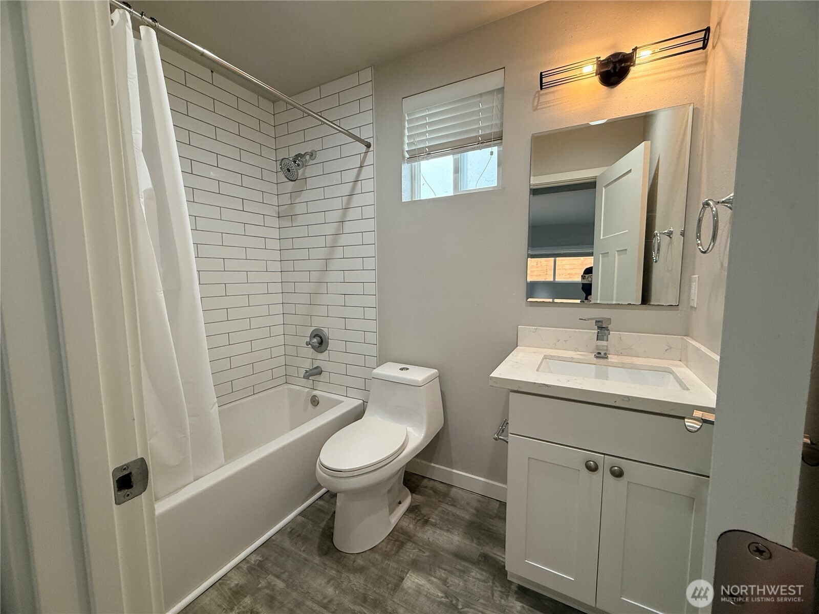 11837 32nd Avenue NE, Seattle, WA 98125