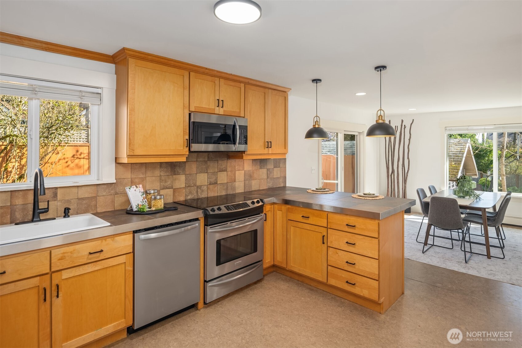 6028 31st Avenue NE, Seattle, WA 98115