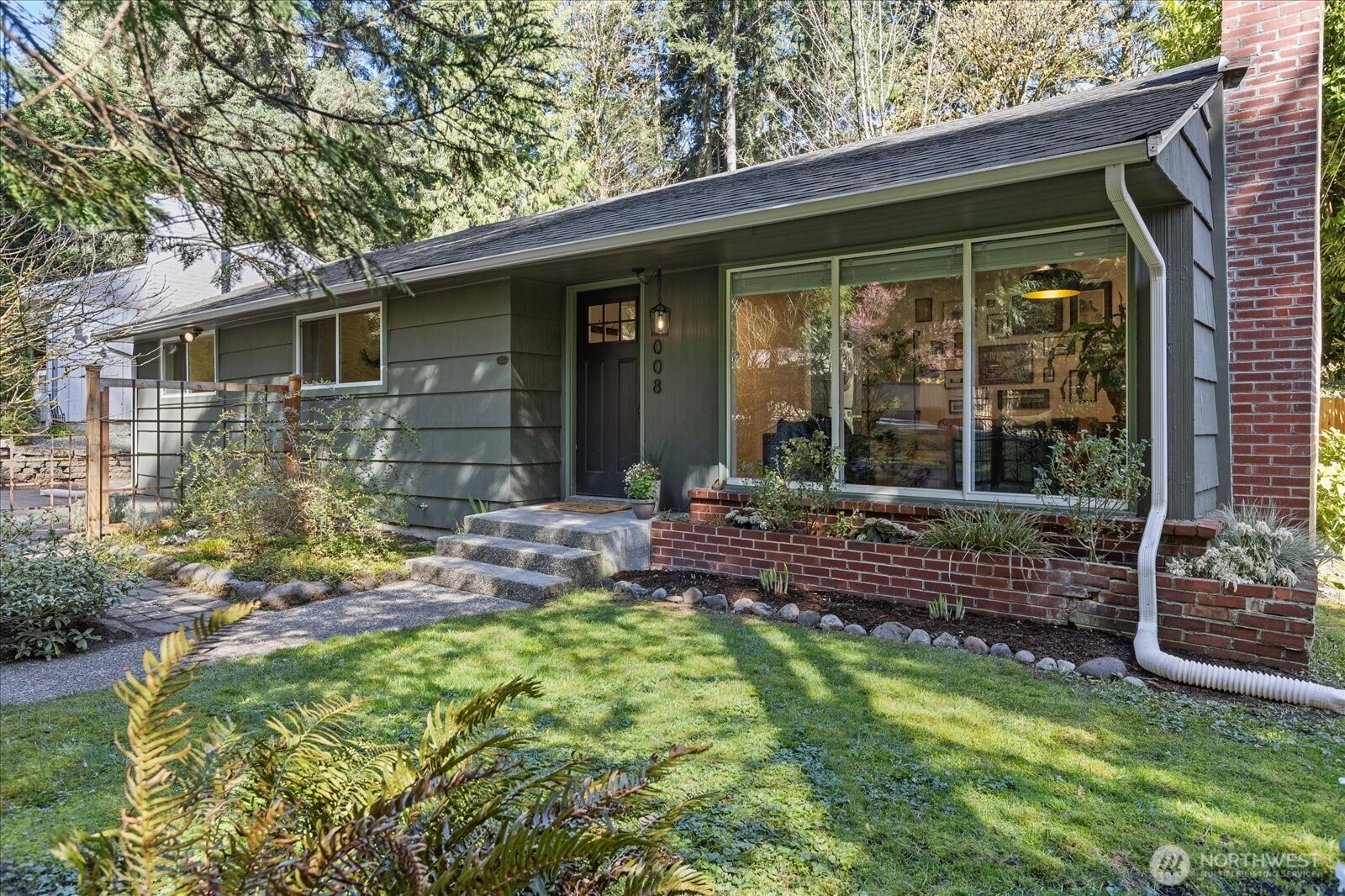 3008 NE 178th Street , Lake Forest Park, WA 98155