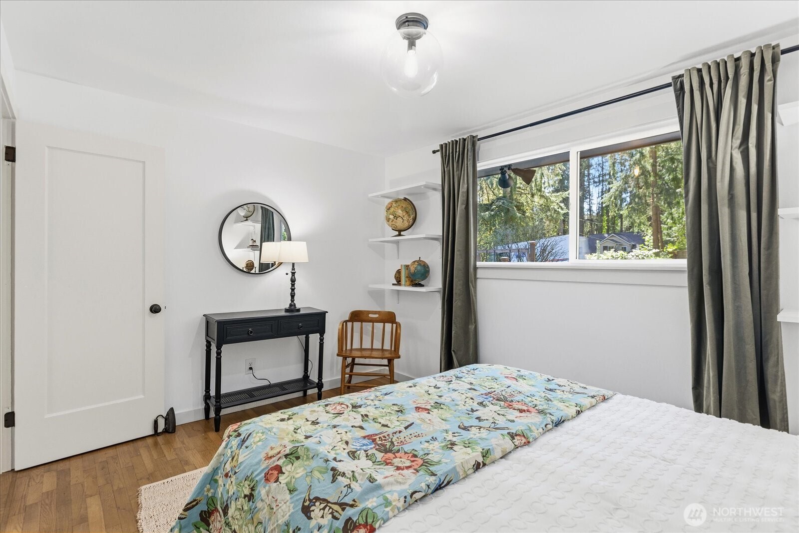 3008 NE 178th Street , Lake Forest Park, WA 98155