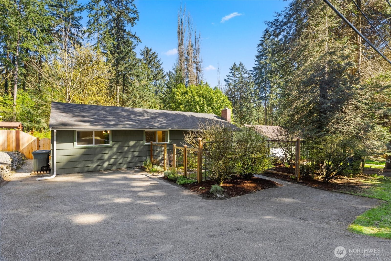 3008 NE 178th Street , Lake Forest Park, WA 98155