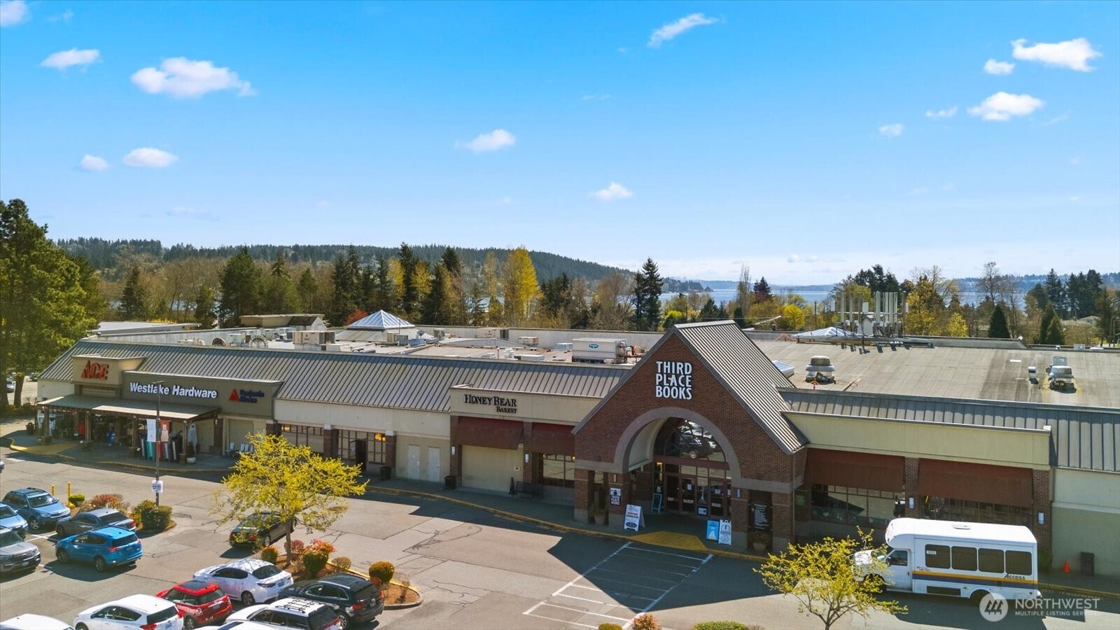 3008 NE 178th Street , Lake Forest Park, WA 98155