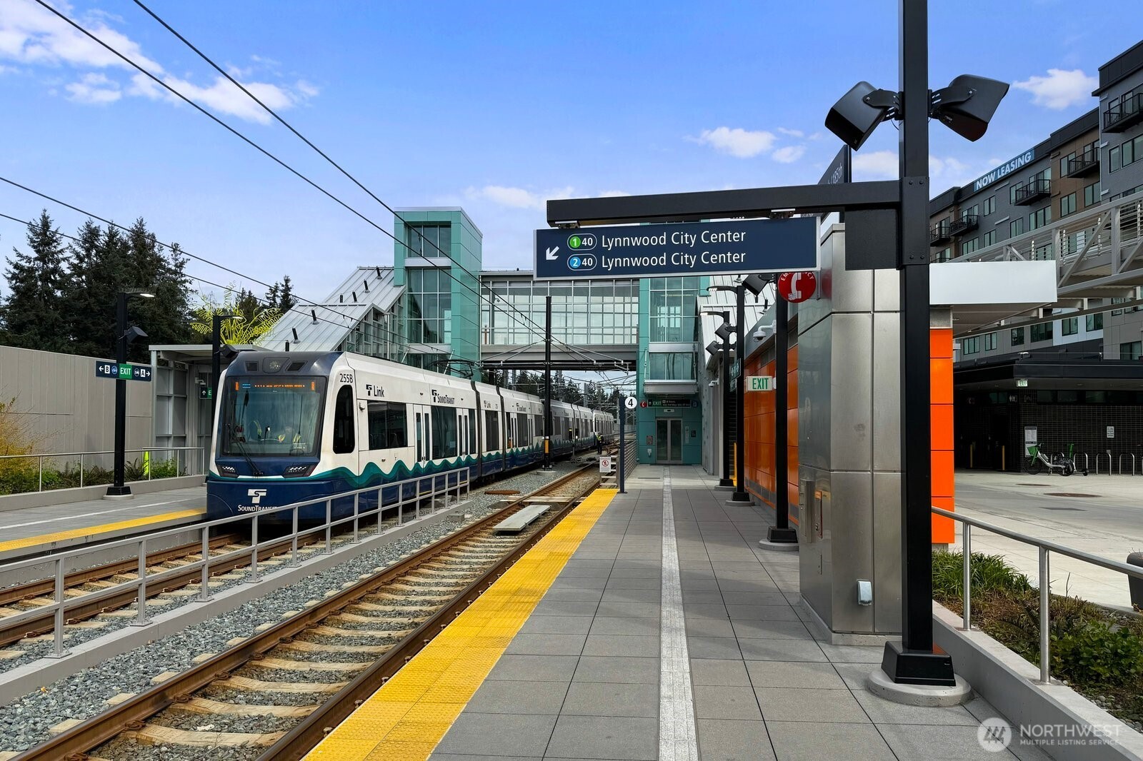 3008 NE 178th Street , Lake Forest Park, WA 98155