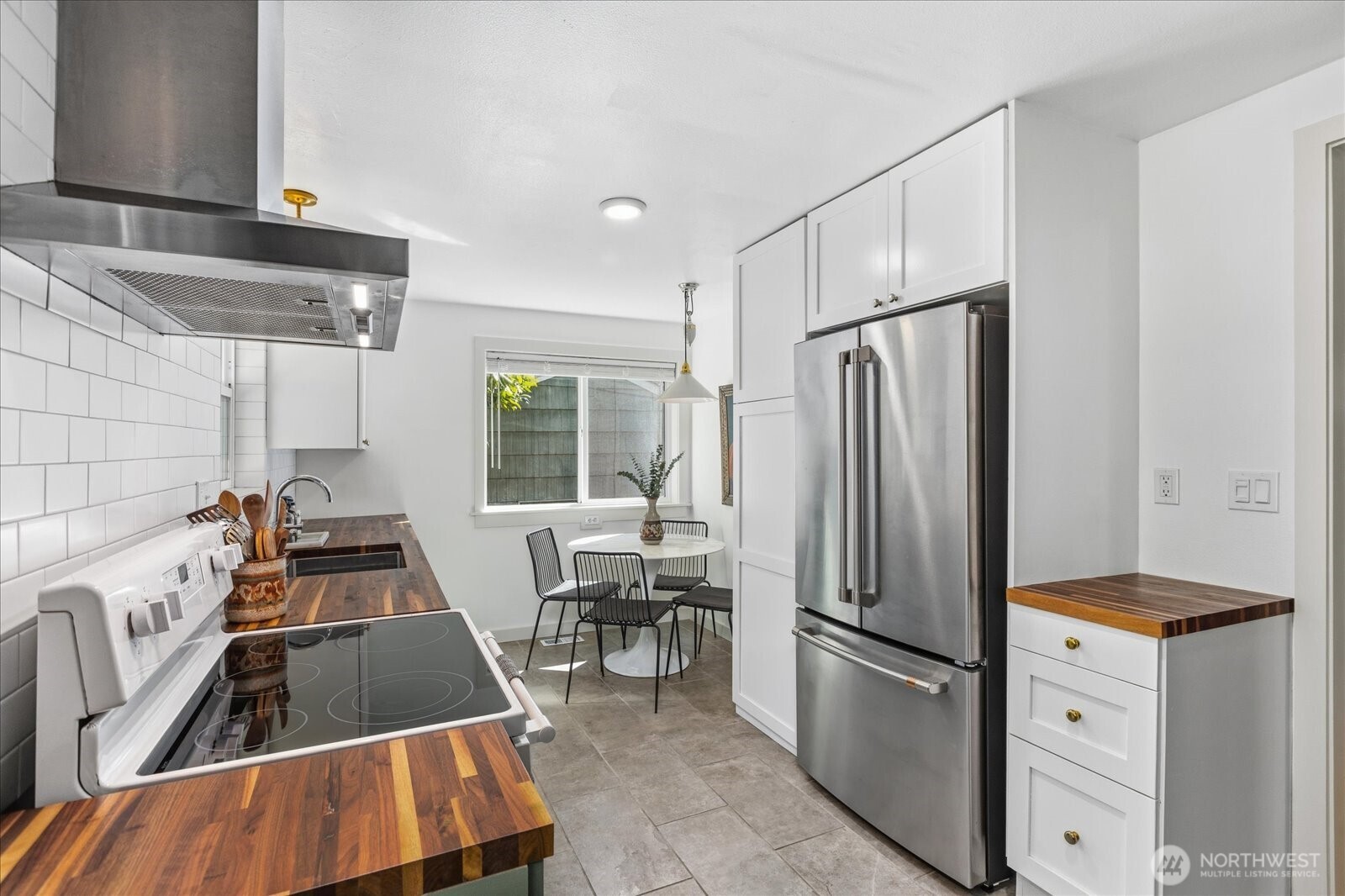 3008 NE 178th Street , Lake Forest Park, WA 98155