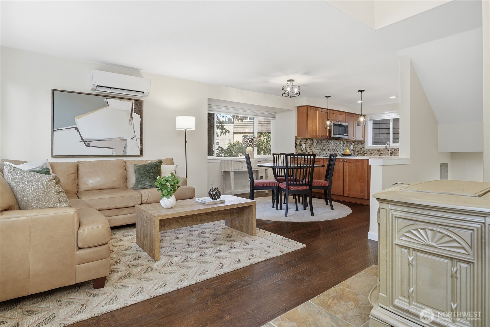 9165 45th Avenue SW #6, Seattle, WA 98136-2673