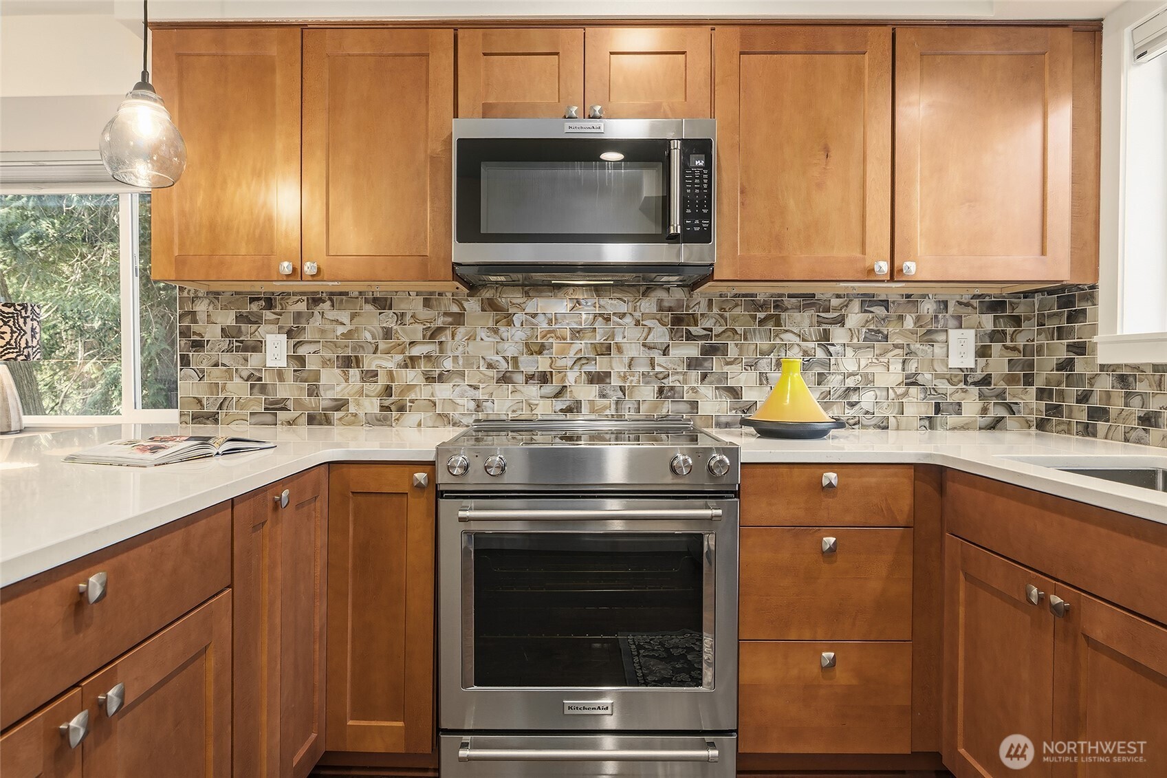 9165 45th Avenue SW #6, Seattle, WA 98136-2673