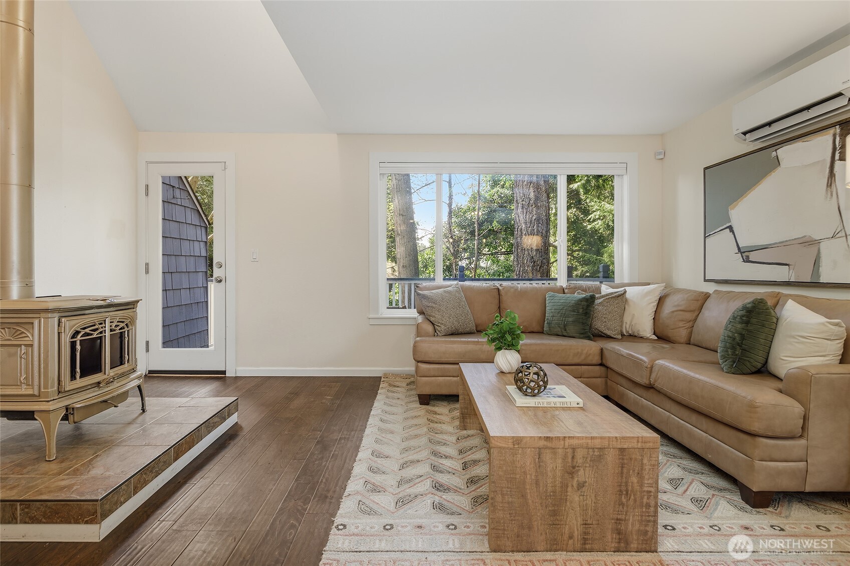 9165 45th Avenue SW #6, Seattle, WA 98136-2673