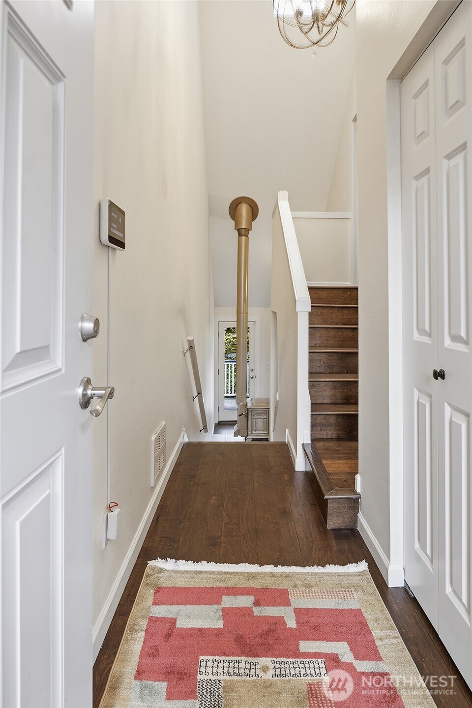 9165 45th Avenue SW #6, Seattle, WA 98136-2673