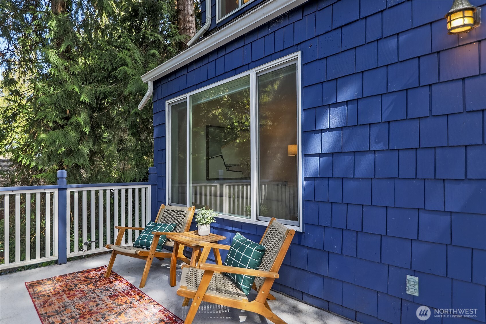 9165 45th Avenue SW #6, Seattle, WA 98136-2673