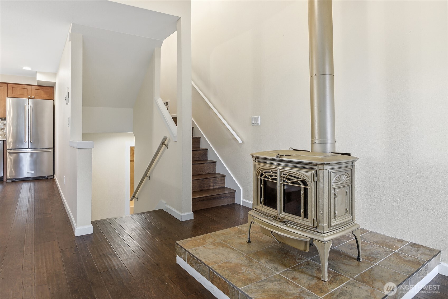 9165 45th Avenue SW #6, Seattle, WA 98136-2673