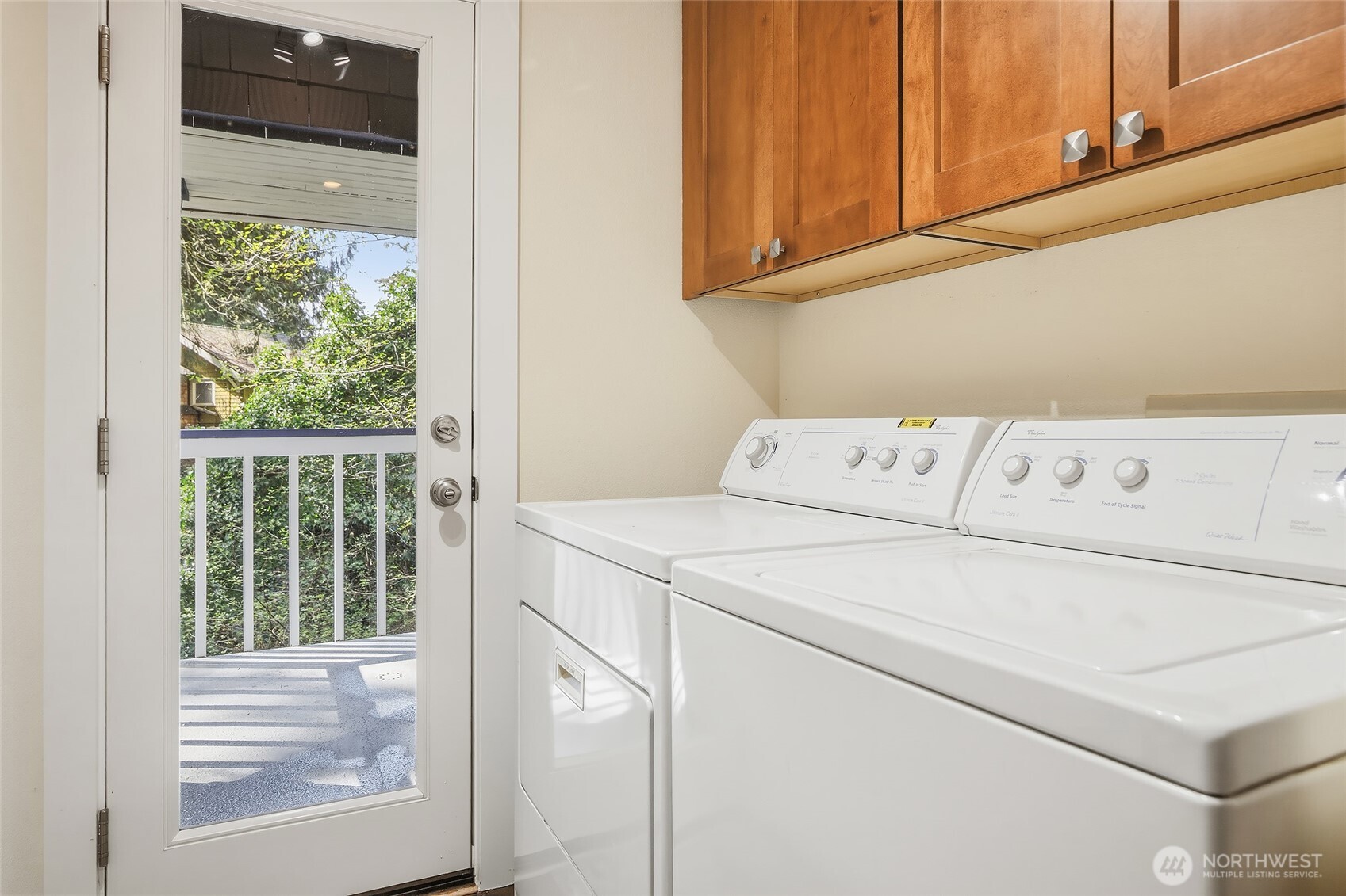 9165 45th Avenue SW #6, Seattle, WA 98136-2673