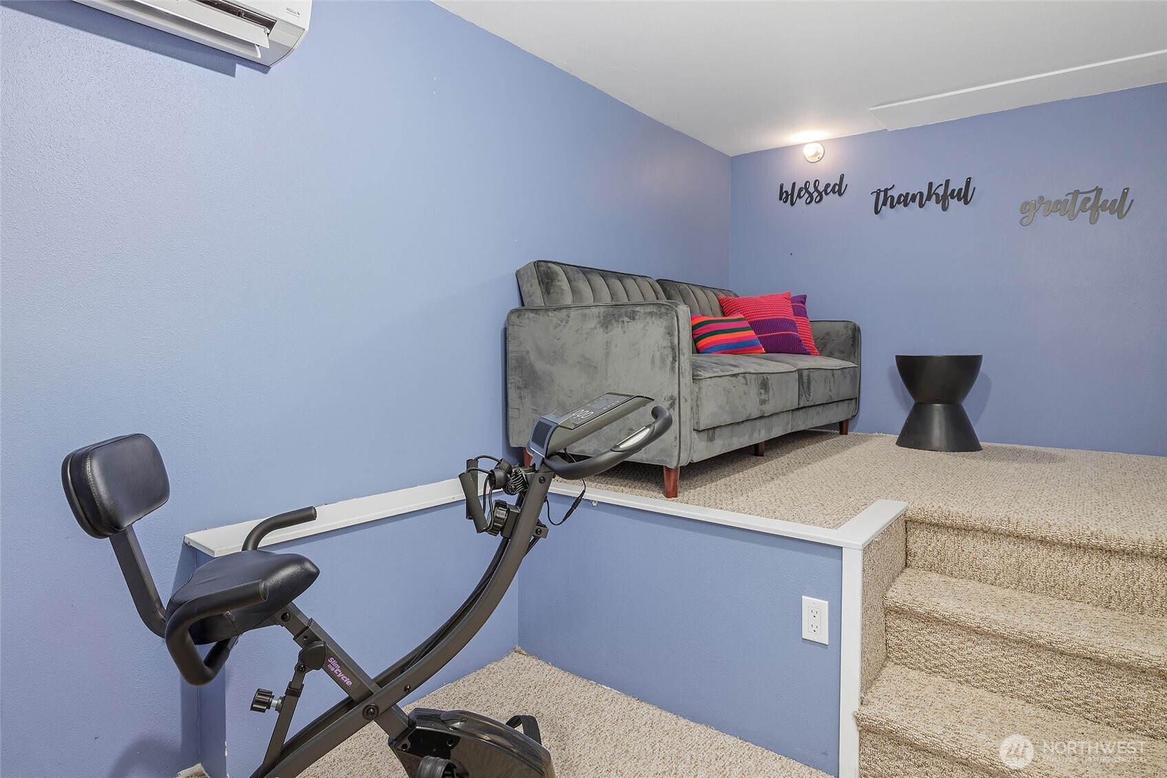 9165 45th Avenue SW #6, Seattle, WA 98136-2673