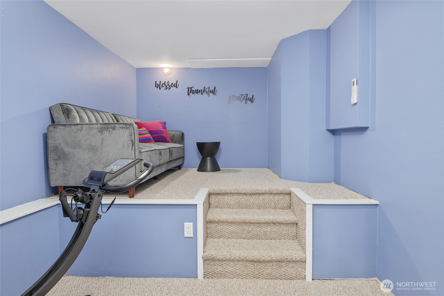 9165 45th Avenue SW #6, Seattle, WA 98136-2673