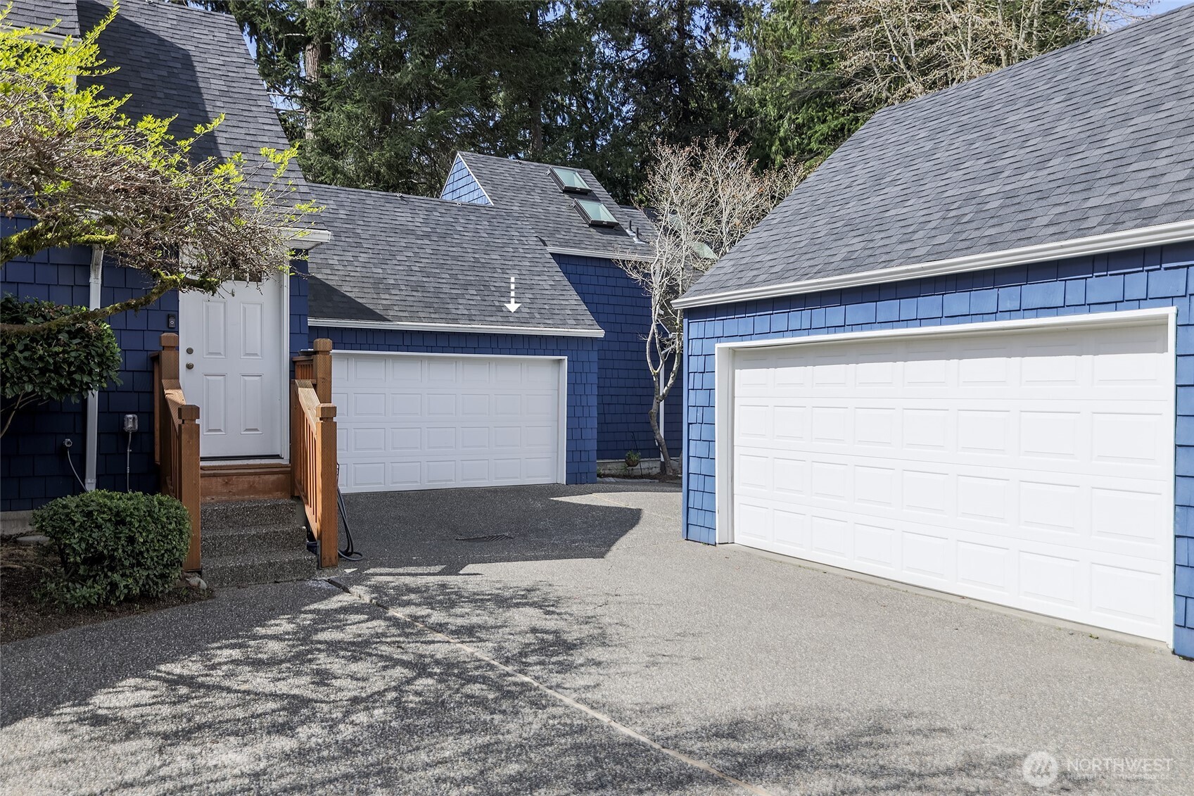 9165 45th Avenue SW #6, Seattle, WA 98136-2673