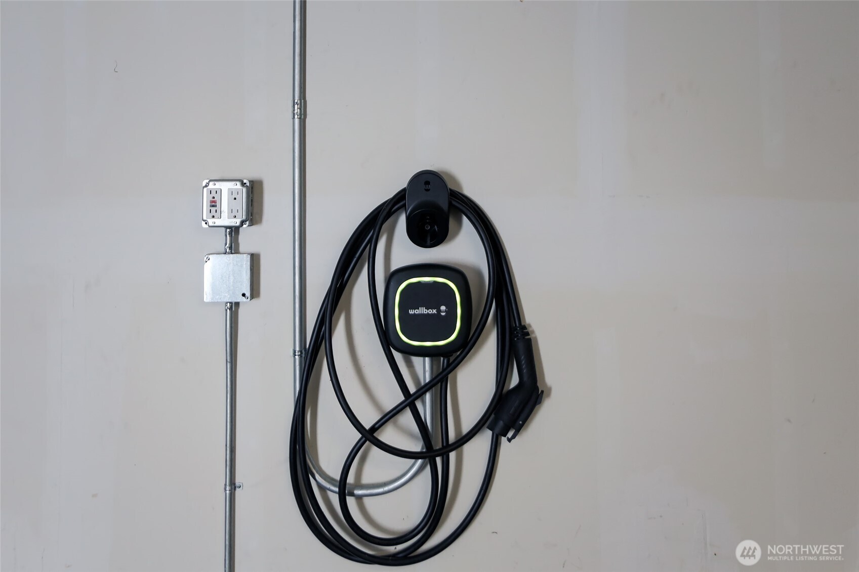 9165 45th Avenue SW #6, Seattle, WA 98136-2673