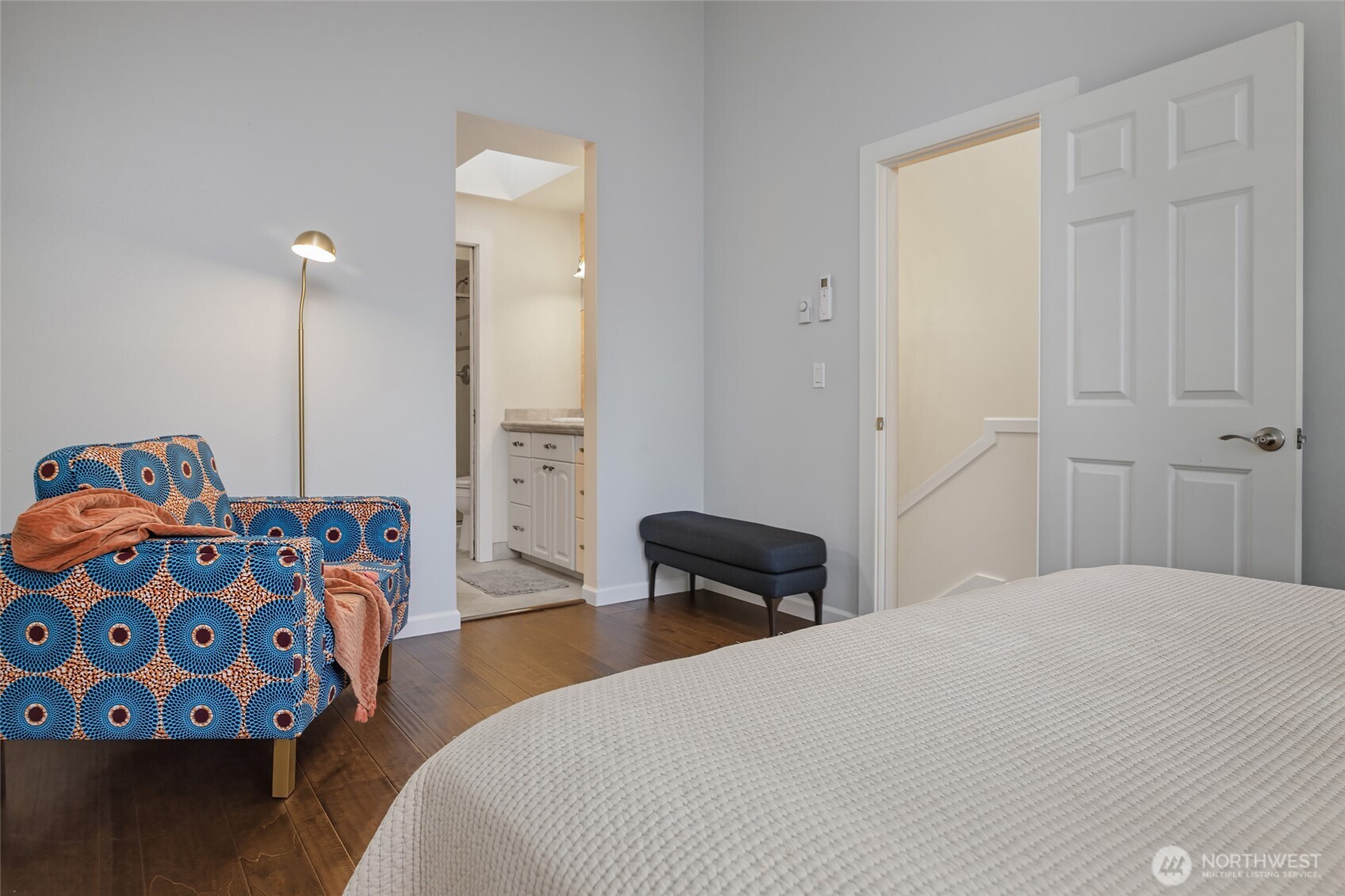 9165 45th Avenue SW #6, Seattle, WA 98136-2673