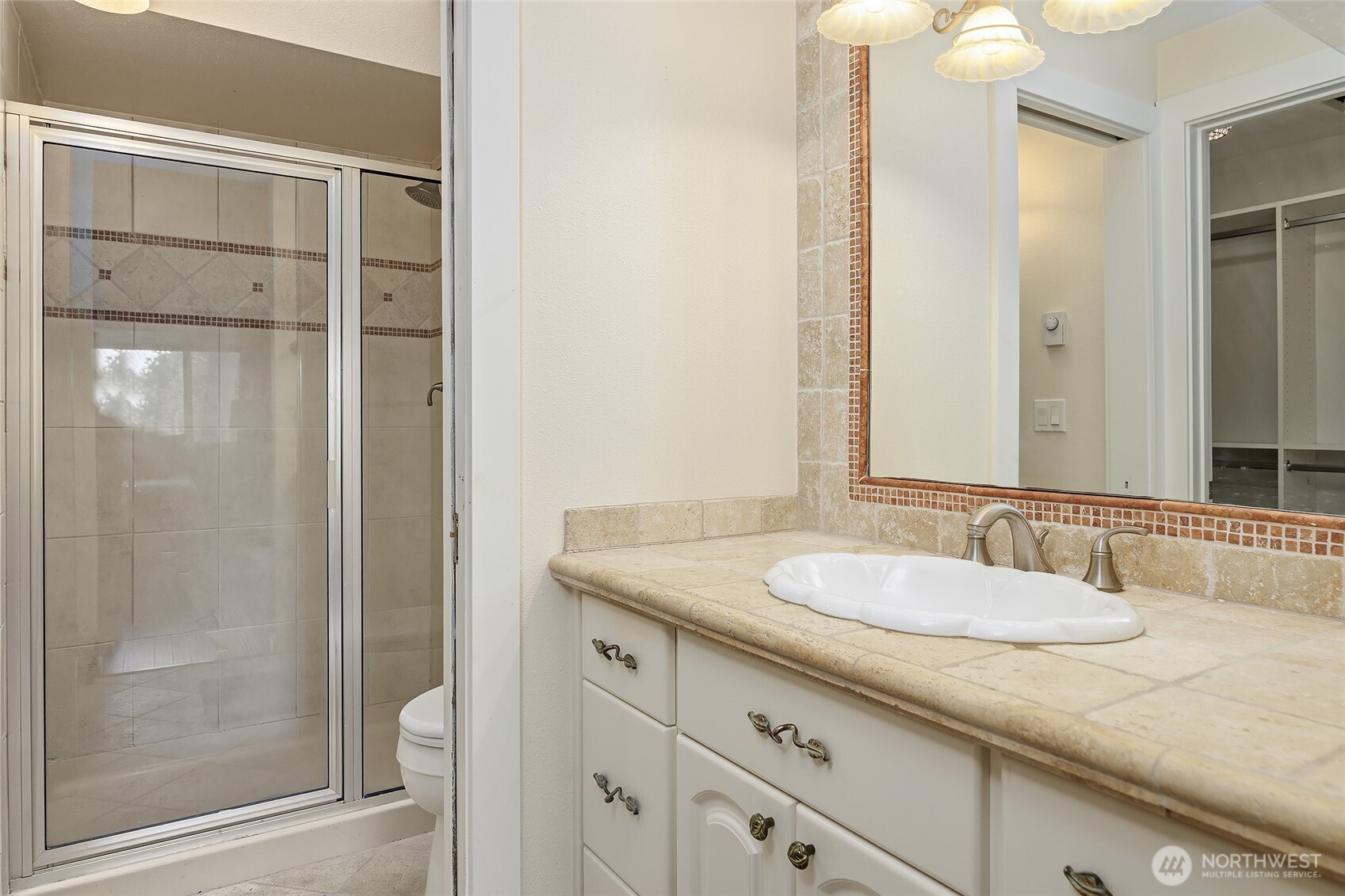 9165 45th Avenue SW #6, Seattle, WA 98136-2673