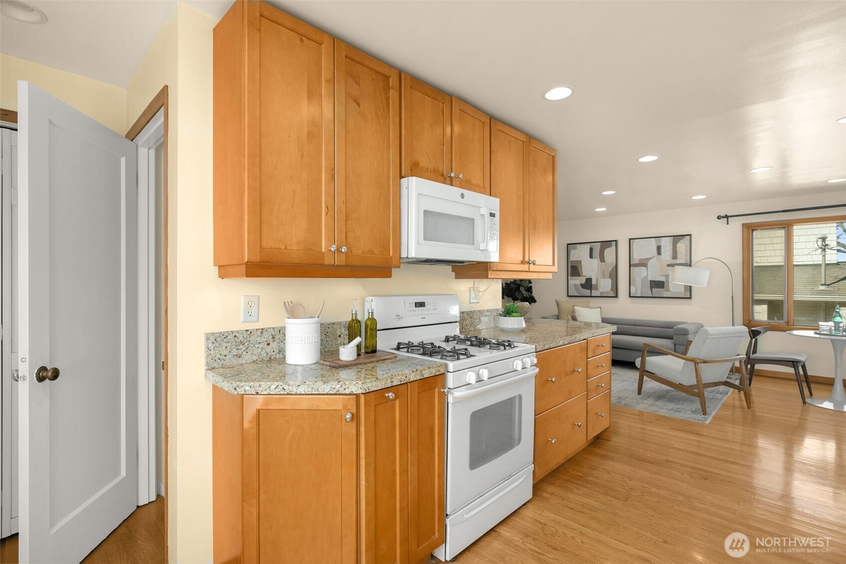 4333 32nd Avenue W, Seattle, WA 98199