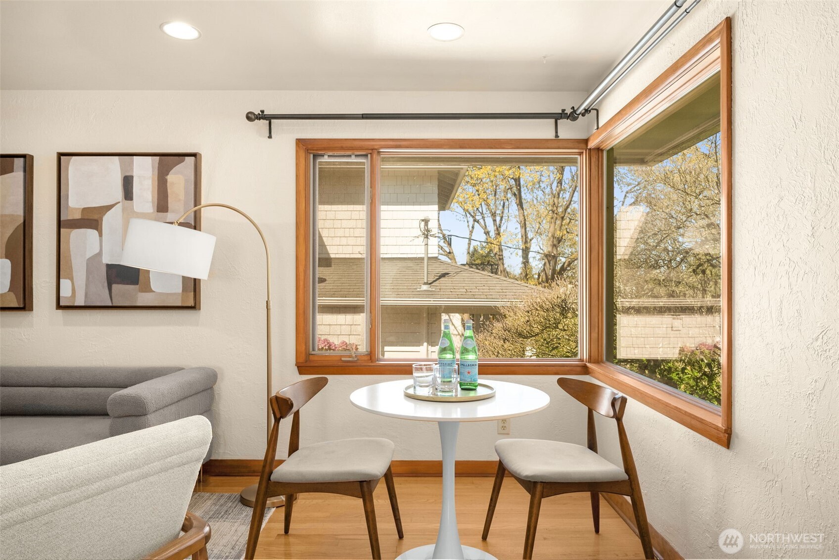 4333 32nd Avenue W, Seattle, WA 98199