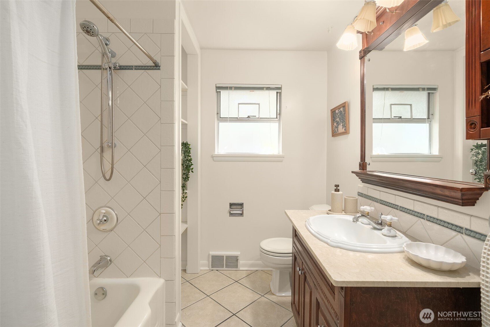 4333 32nd Avenue W, Seattle, WA 98199