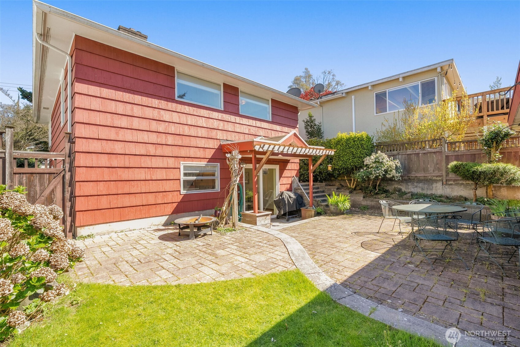 4333 32nd Avenue W, Seattle, WA 98199