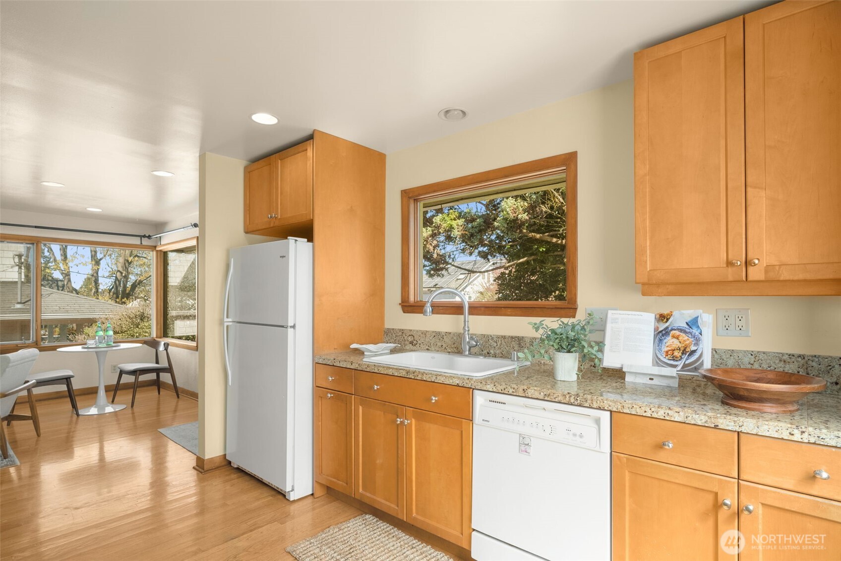 4333 32nd Avenue W, Seattle, WA 98199