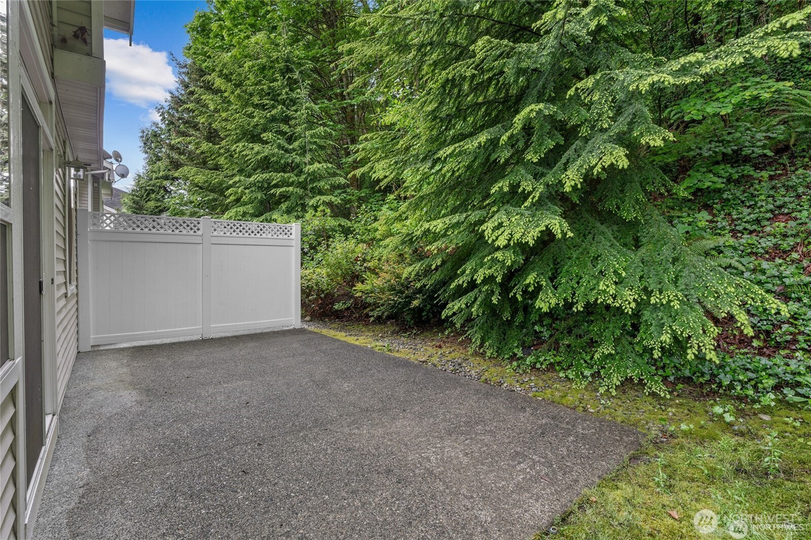22029 39th Place S, Kent, WA 98032